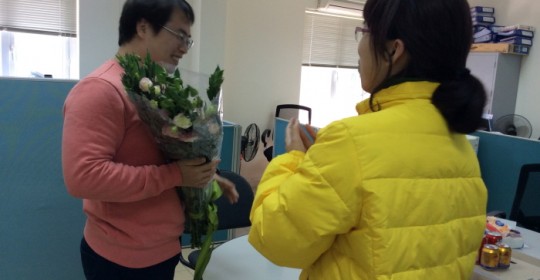 Get-together of Hanoi office for James Kwon’s birthday.